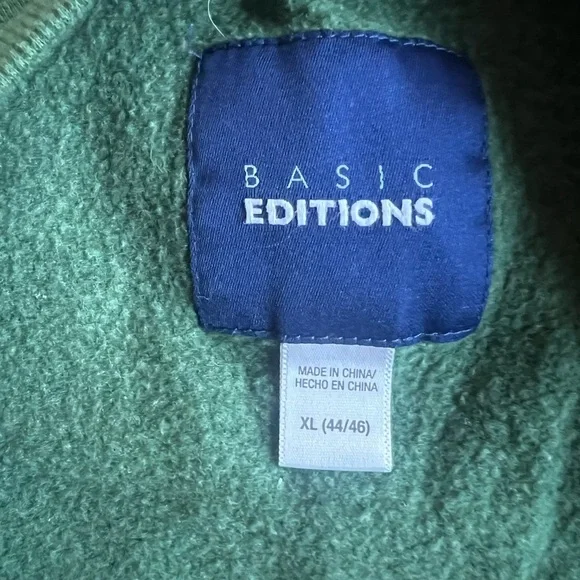 Basic Editions Green Reinbeer Sweatshirt - Picture 7 of 7
